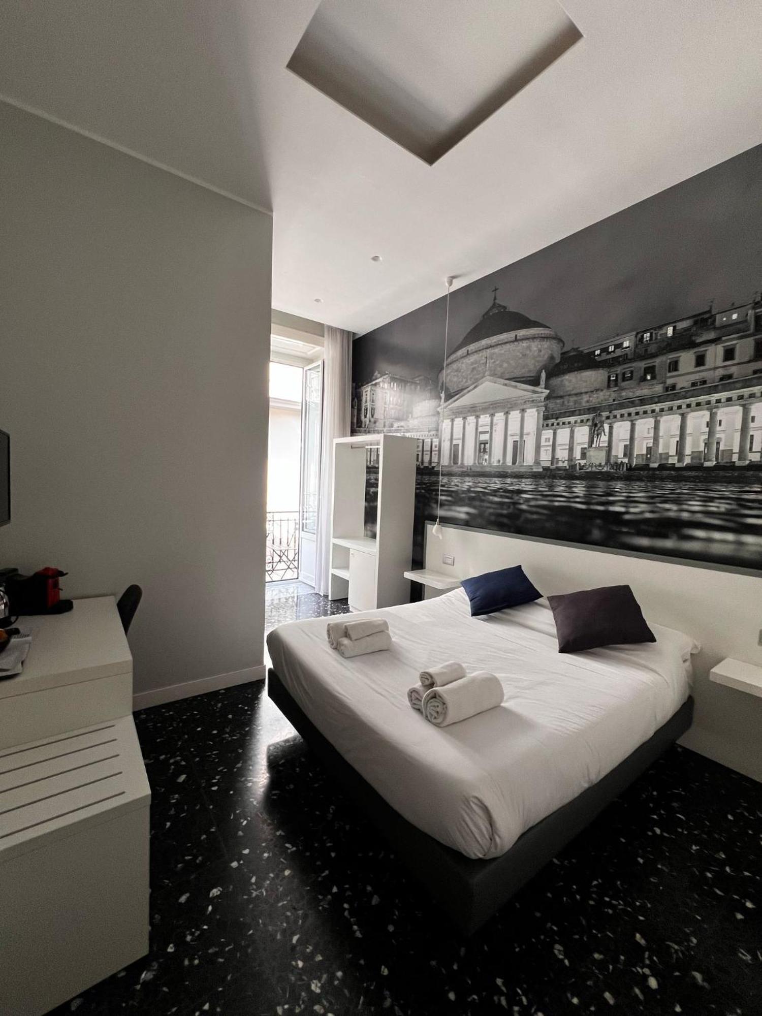 Beverello Rooms Napoli Exterior foto