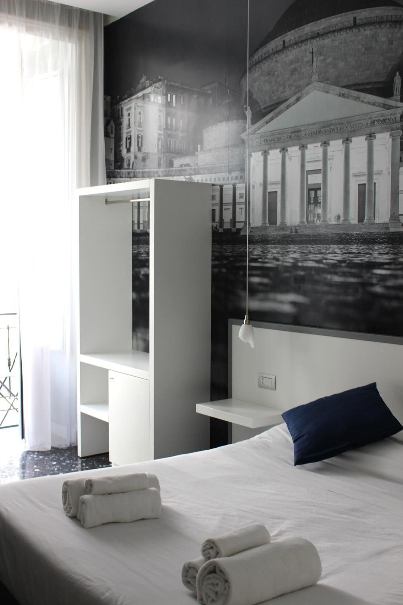 Beverello Rooms Napoli Exterior foto