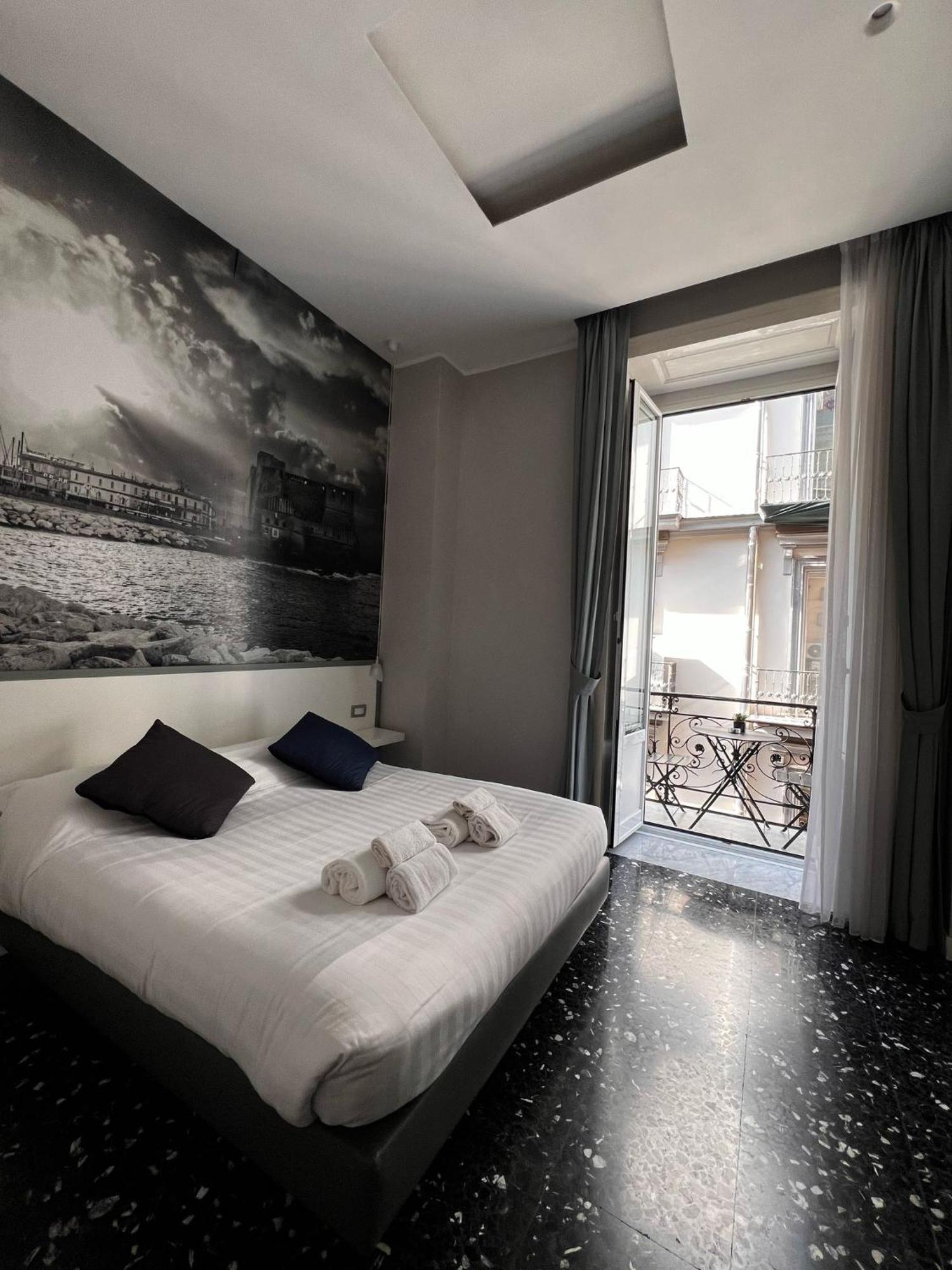 Beverello Rooms Napoli Exterior foto