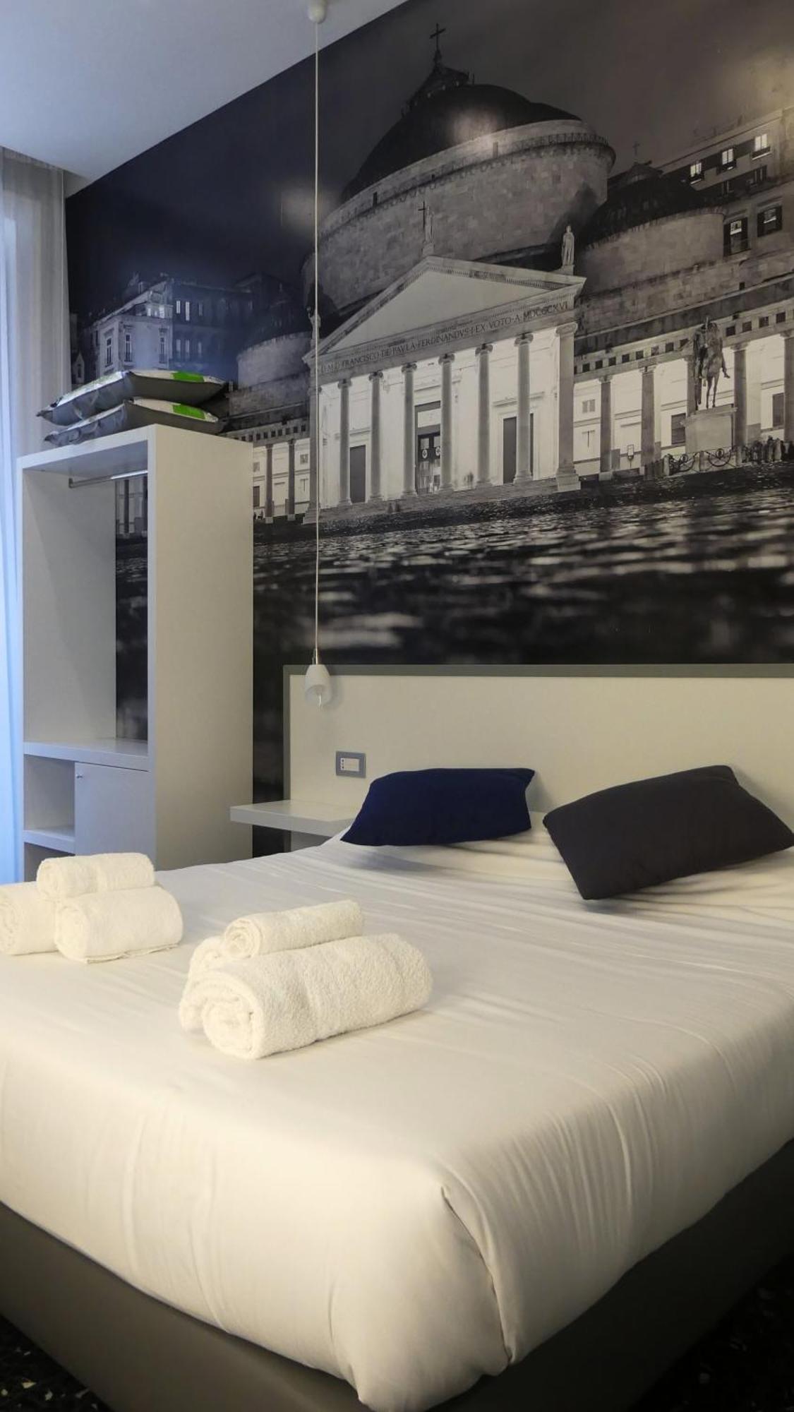 Beverello Rooms Napoli Exterior foto